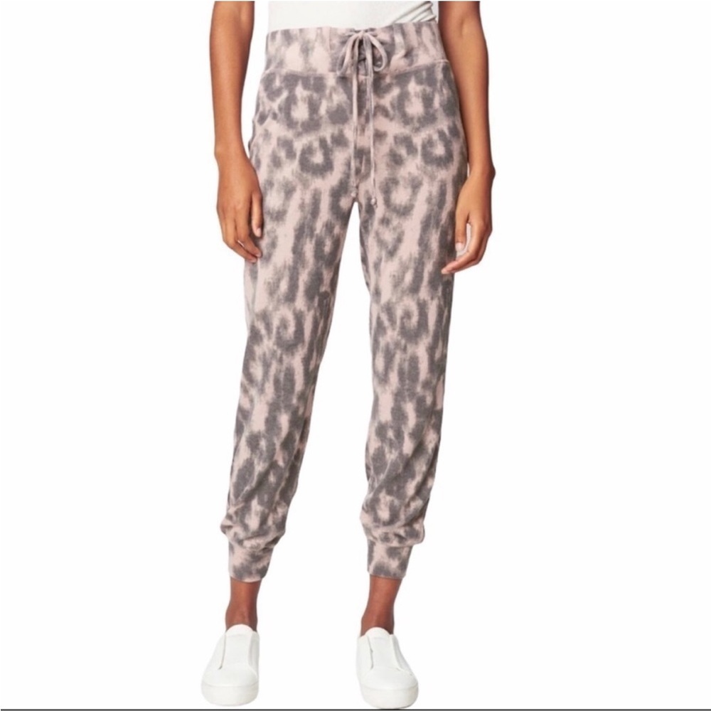 Blank NYC Soft and Easy Leopard Print Joggers Pink Size M NWT